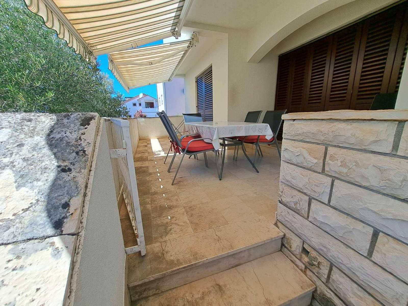Apartmani Maver Sveti Filip i Jakov Exteriör bild