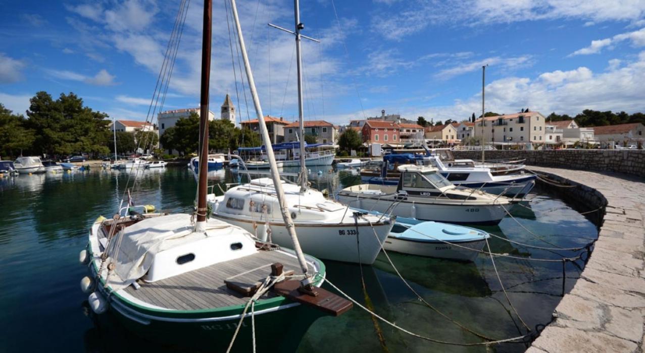 Apartmani Maver Sveti Filip i Jakov Exteriör bild