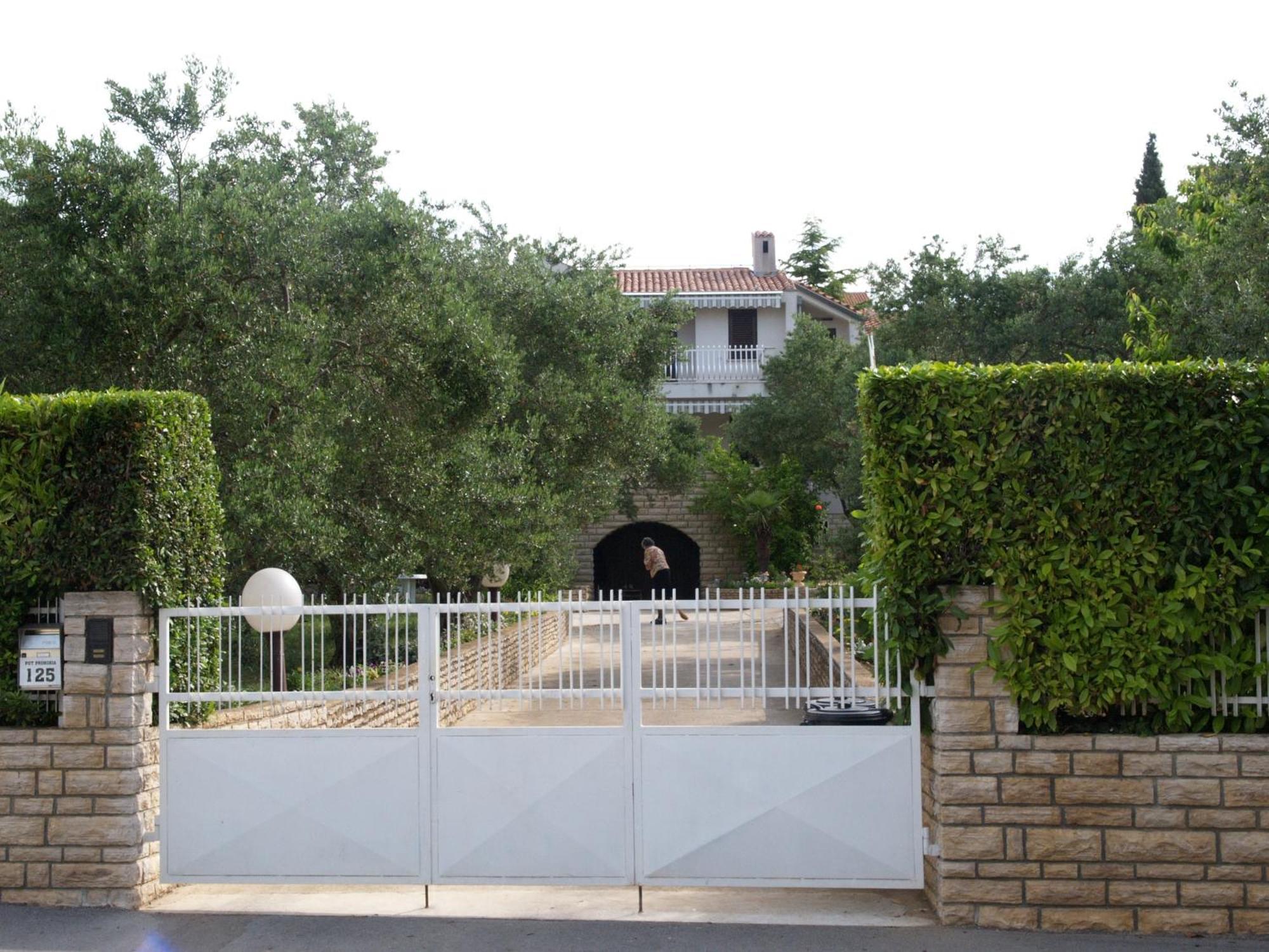 Apartmani Maver Sveti Filip i Jakov Exteriör bild
